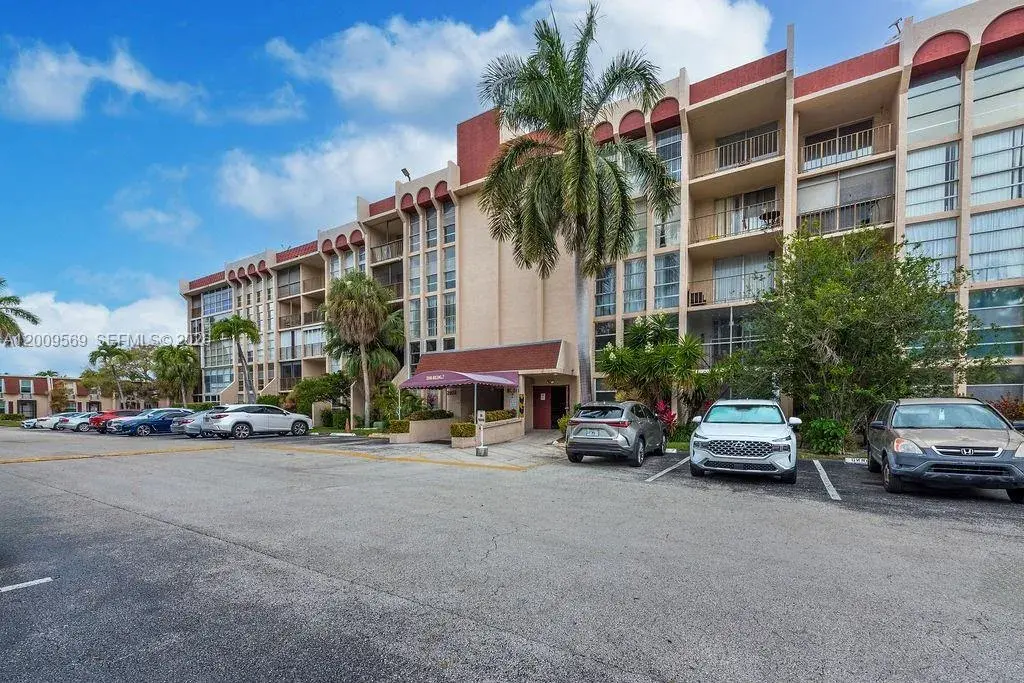 2101 Atlantic Shores Blvd # 412, Hallandale Beach FL 33009