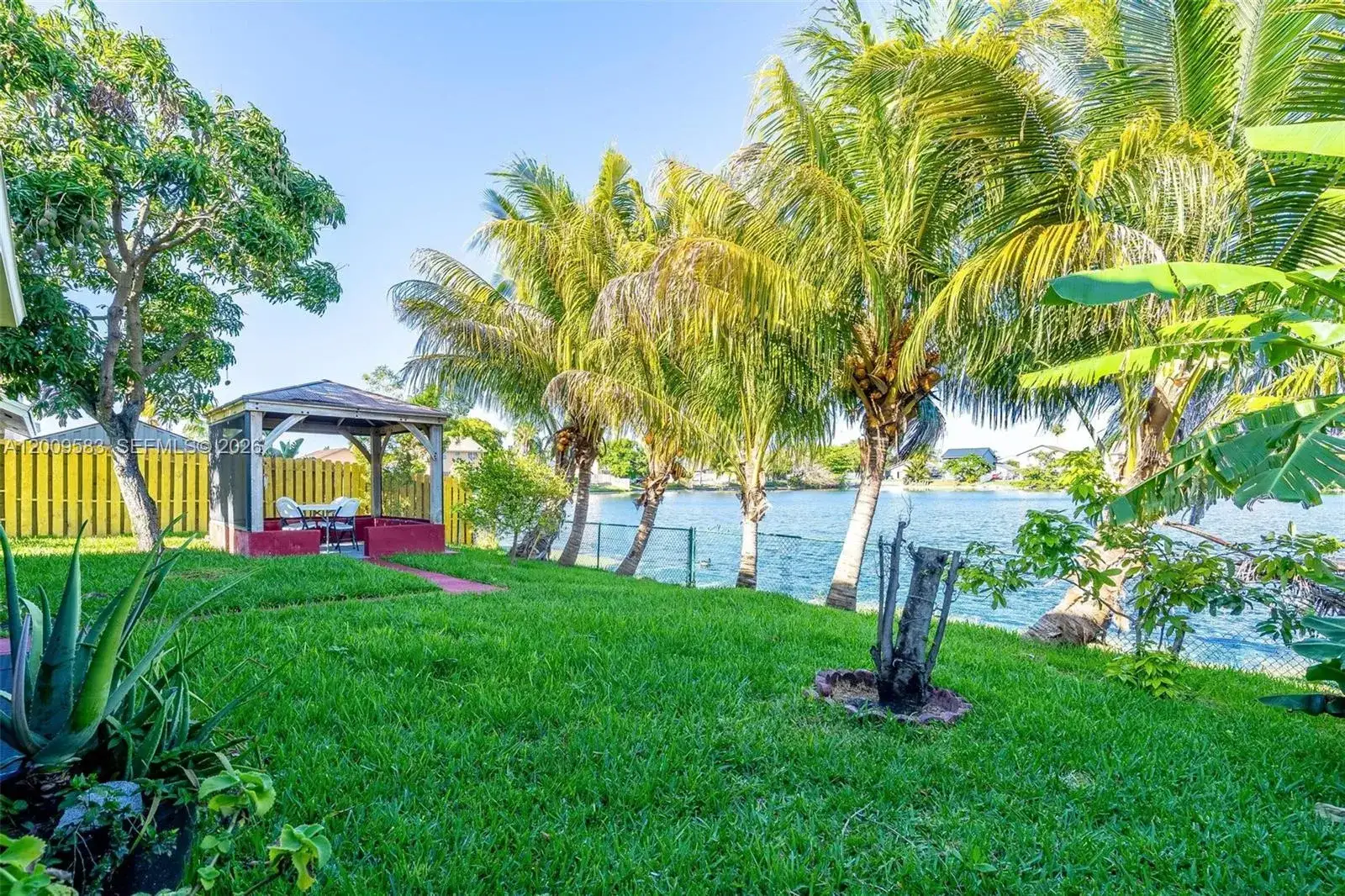 1001 SW 100th Ter, Pembroke Pines FL 33025