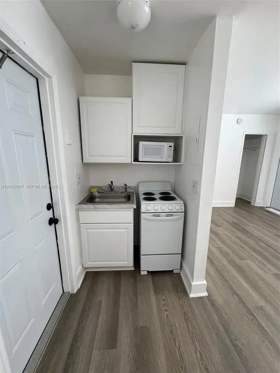 240 NW 64 str # 4, Miami FL 33150 photo 2