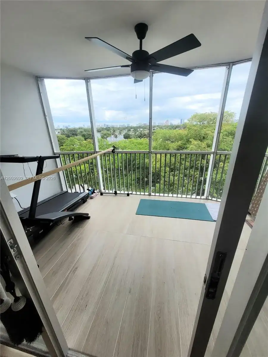 1780 NE 191st St # 2, Miami FL 33179 photo 3