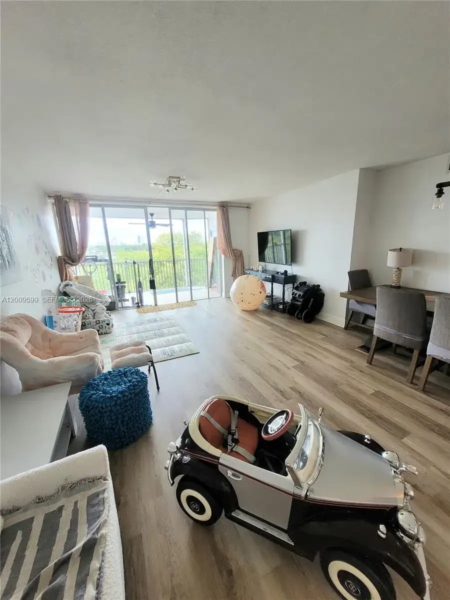 1780 NE 191st St # 2, Miami FL 33179 photo 5