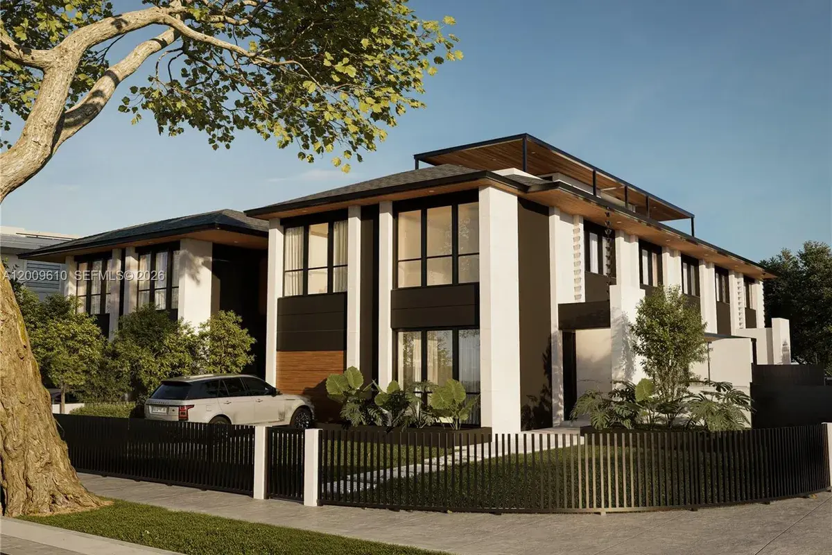 1047 SW 13th Ave, Miami FL 33135