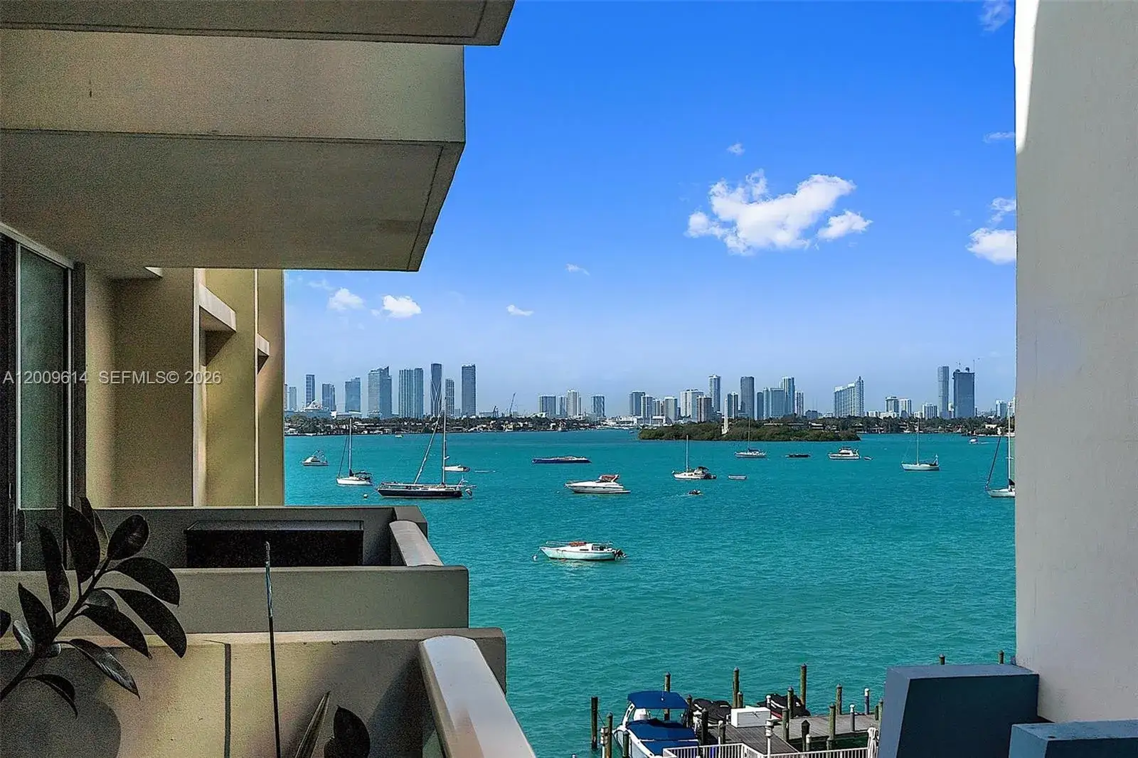 1 bedroom 1 bath Residential for sale at 1200 West Ave # 423, Miami Beach FL 33139