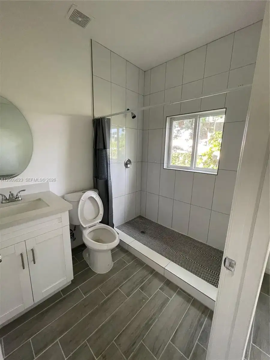 920 NW 81st St, Miami FL 33150 photo 4