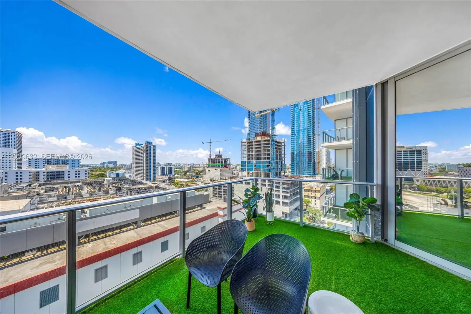 851 NE 1st Ave # 1408, Miami FL 33132