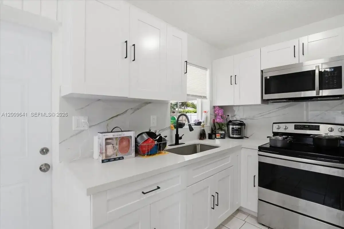 18711 SW 308th St, Homestead FL 33030 photo 2
