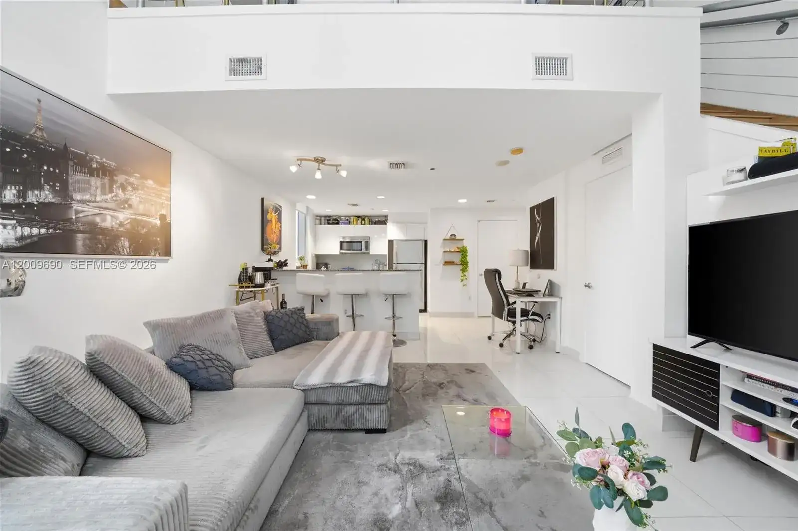 1050 Brickell Ave # 1002, Miami FL 33131 photo 3