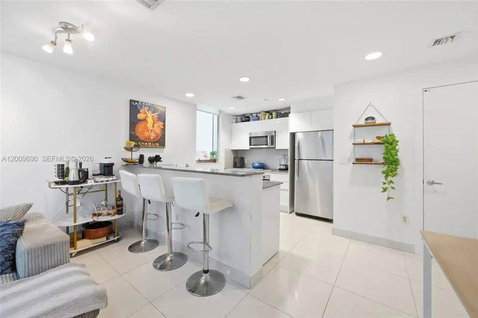 1050 Brickell Ave # 1002, Miami FL 33131 photo 4