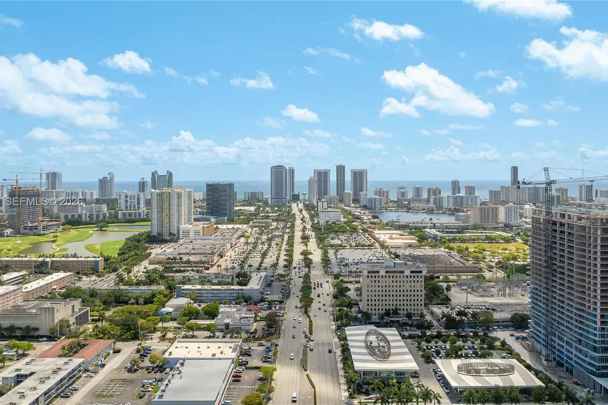 906 NE 5th St, Hallandale Beach FL 33009