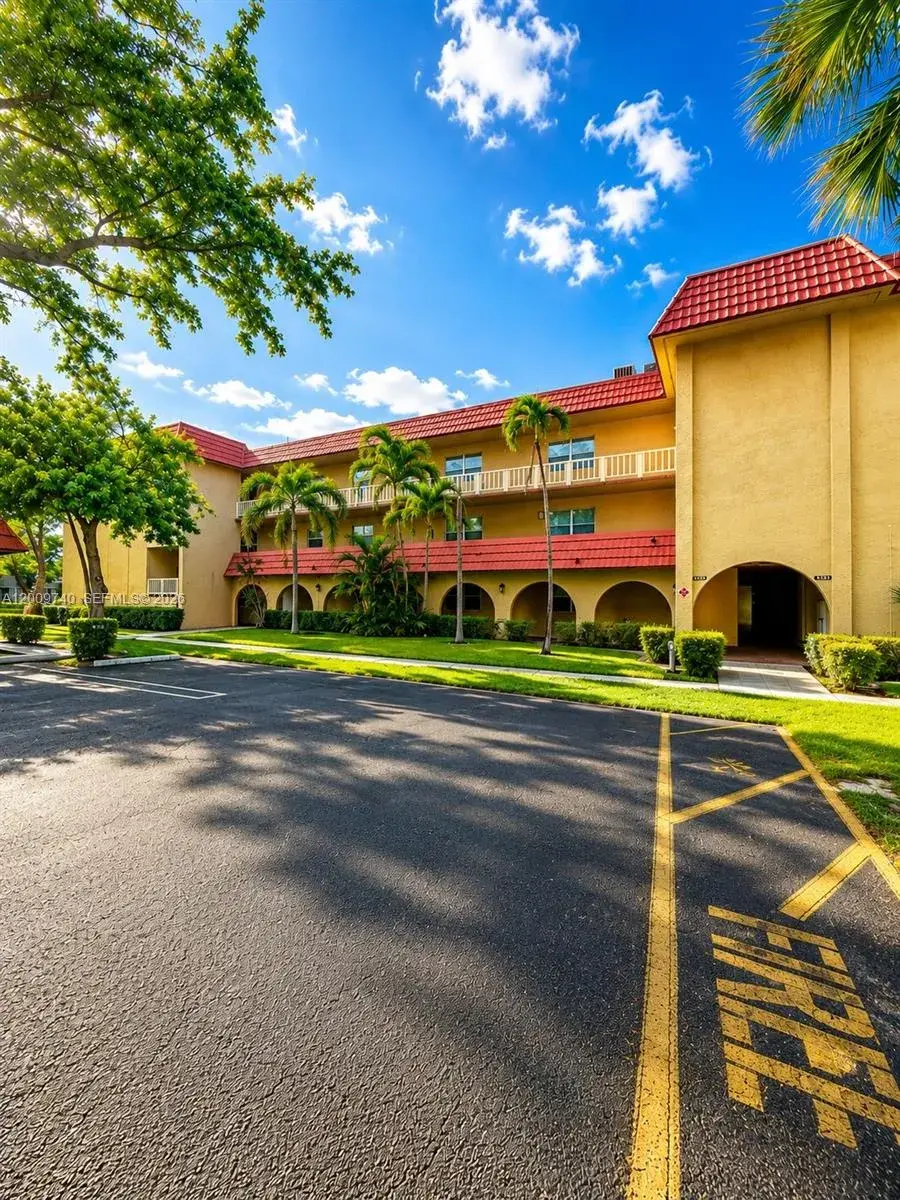 10762 La Placida Dr # 308, Coral Springs FL 33065