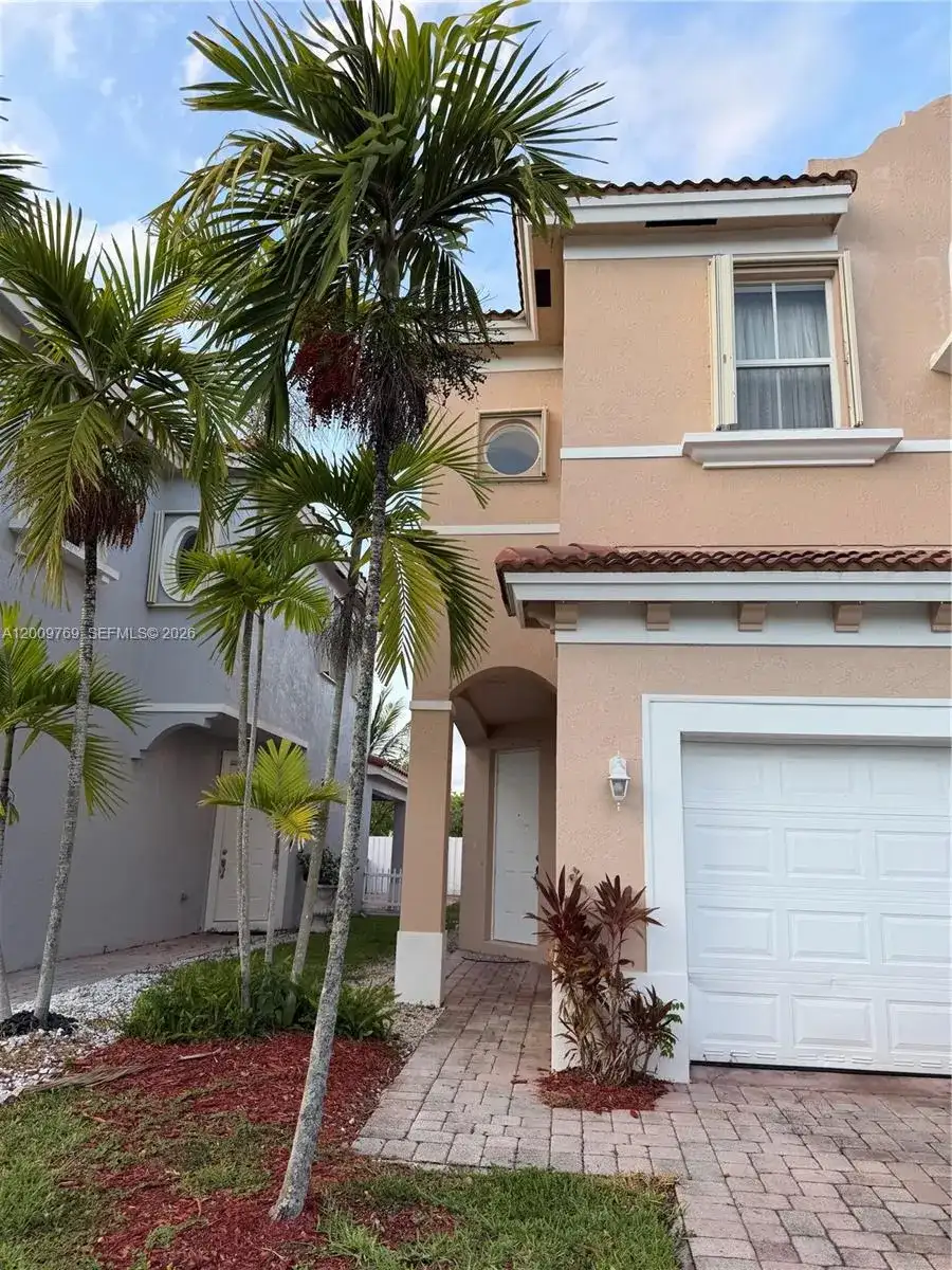 3955 NE 13th Dr, Homestead FL 33033 photo 3