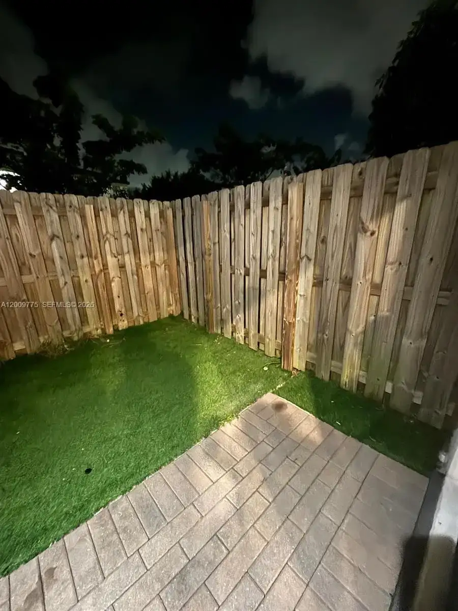 20964 NE 8th Ave, Miami FL 33179 photo 5
