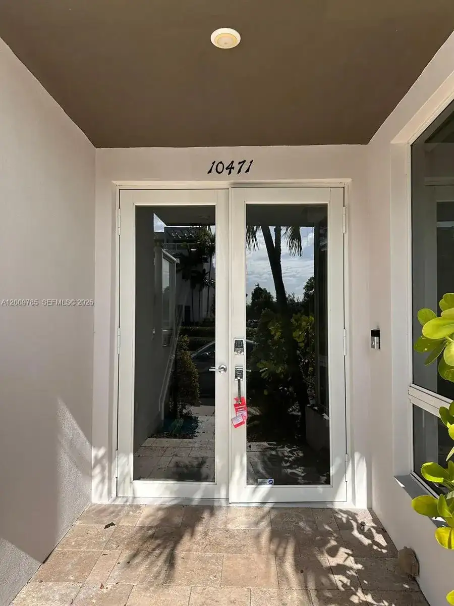 10471 NW 66th St, Doral FL 33178 photo 3
