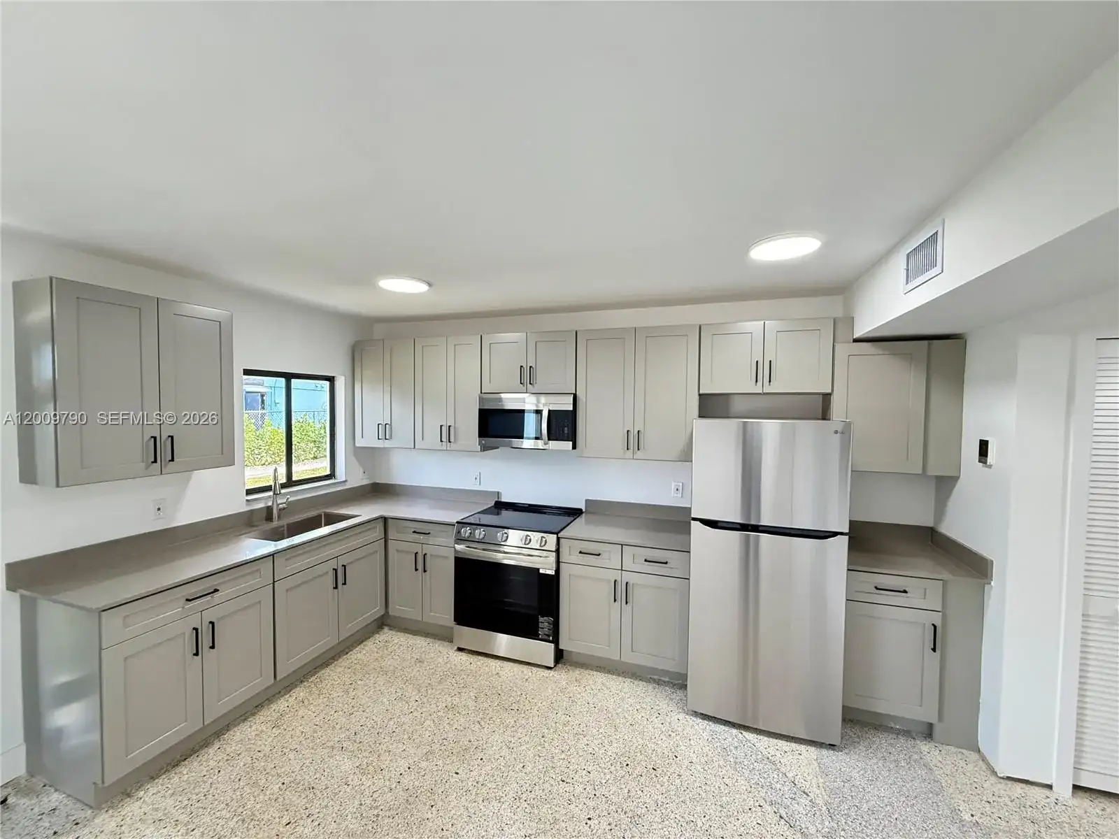 180 NE 57th St # 4, Miami FL 33137 photo 3