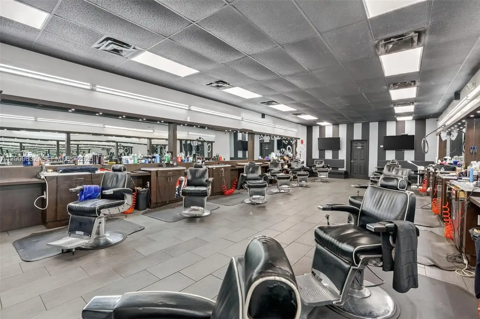 Established Barbershop for Sale – Prime Kendall Location, Kendall FL 33175 photo 3