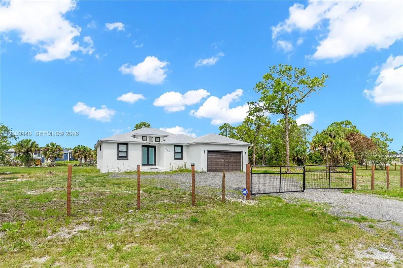660 zambria, Clewiston FL 33440 photo 2
