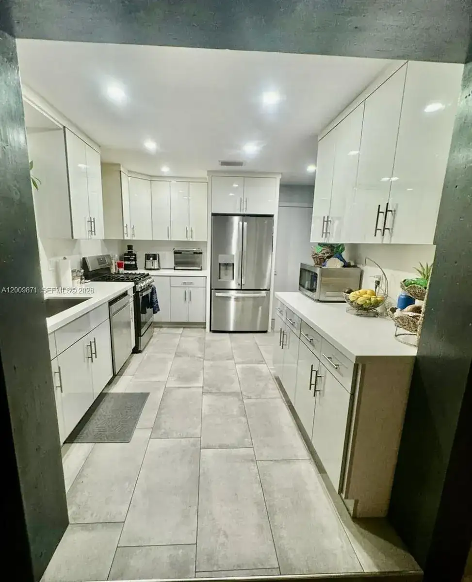 220 SW 3rd Ave # 0, Hallandale Beach FL 33009 photo 4