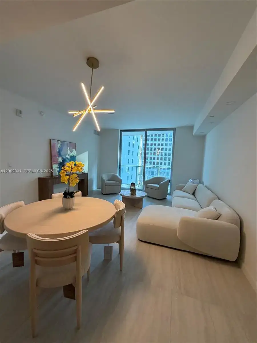 77 SE 5th street # 1614, Miami FL 33131 photo 2