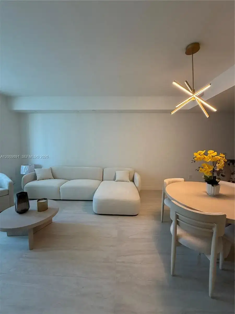 77 SE 5th street # 1614, Miami FL 33131 photo 3