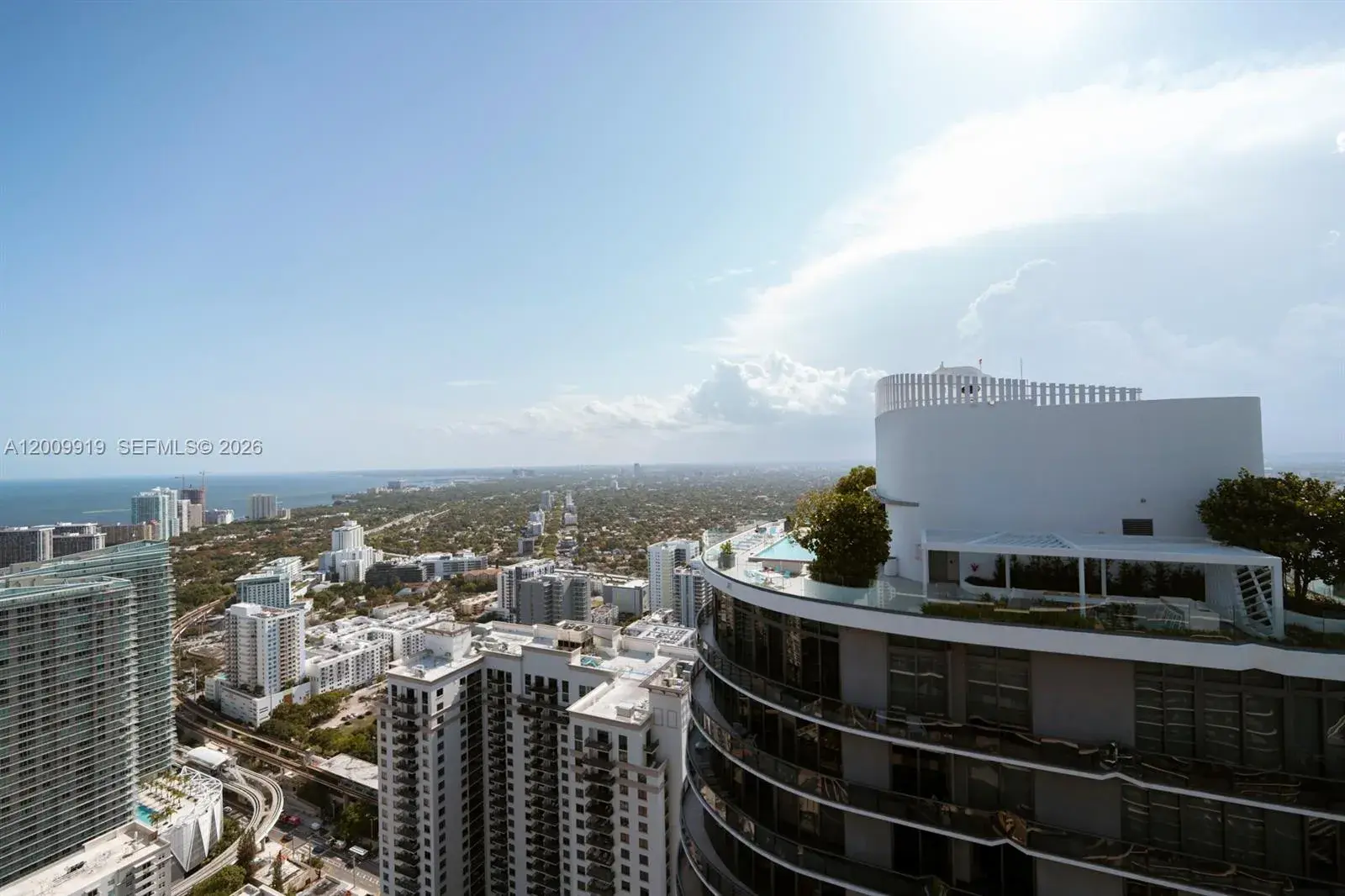 45 SW 9th St # 4906, Miami FL 33130