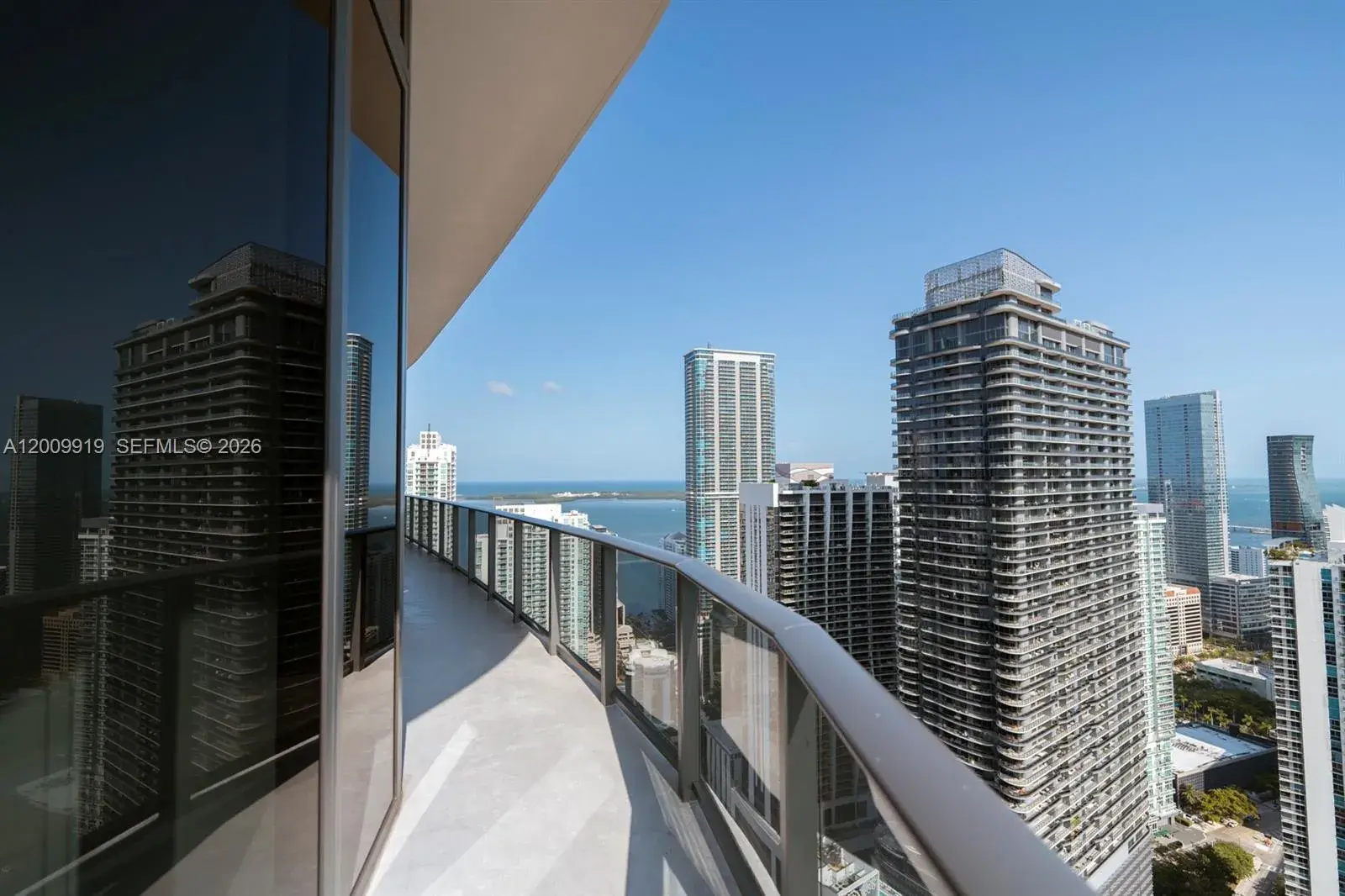45 SW 9th St # 4906, Miami FL 33130