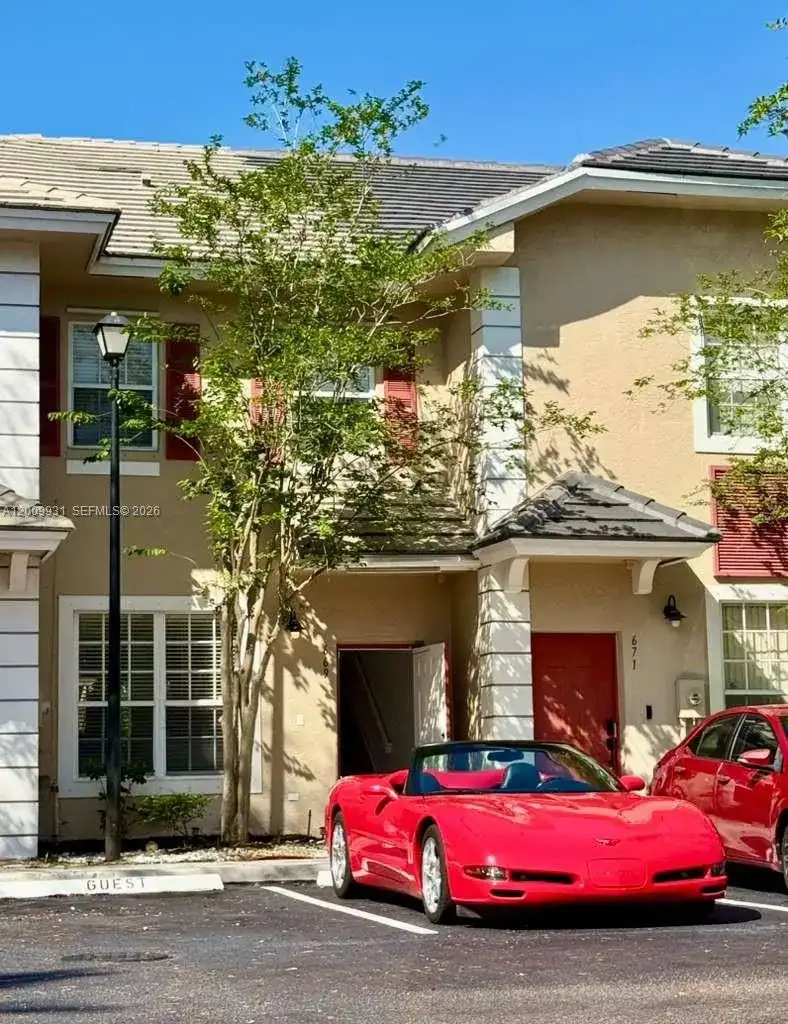 669 NW 42nd Ave, Plantation FL 33317