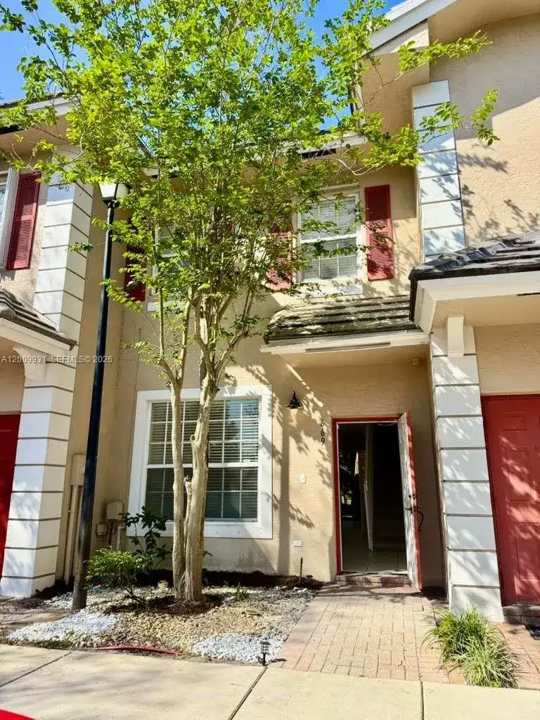 669 NW 42nd Ave, Plantation FL 33317 photo 2