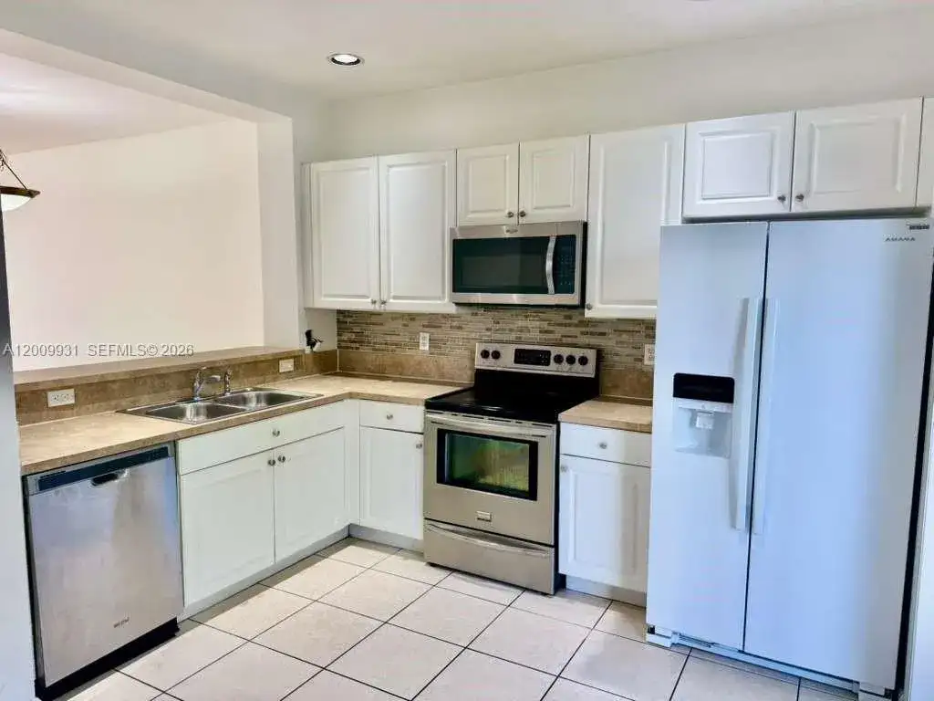669 NW 42nd Ave, Plantation FL 33317 photo 5