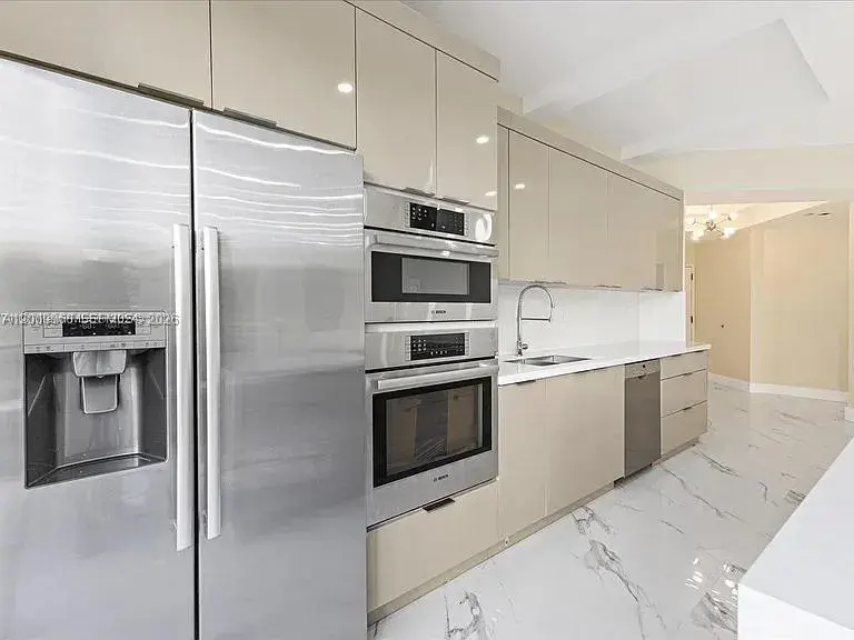 3900 Island Blvd # B408, Aventura FL 33160