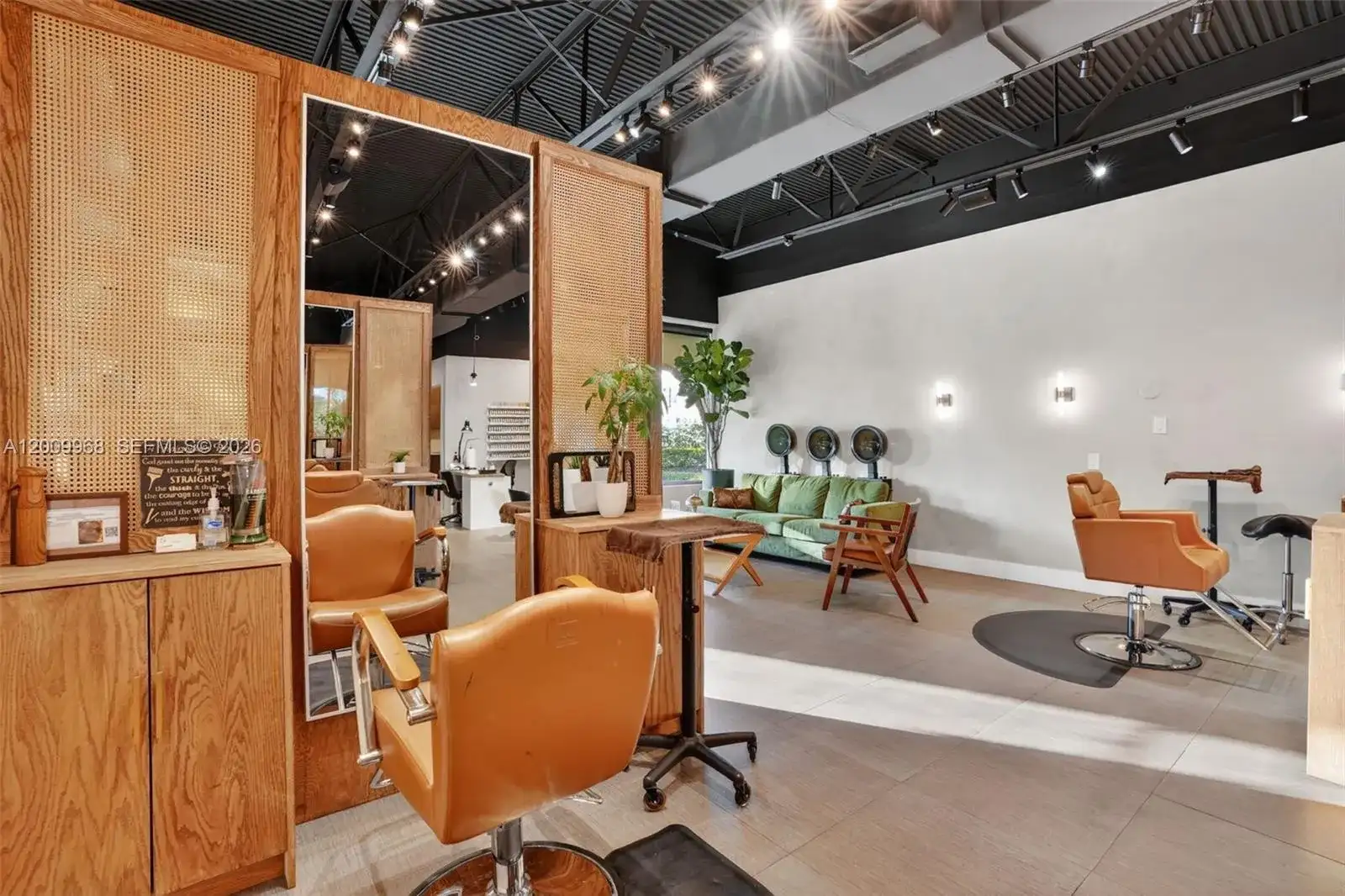 Turnkey Beauty Salon & Spa For Sale In Palmetto Bay, Palmetto Bay FL 33157 photo 2