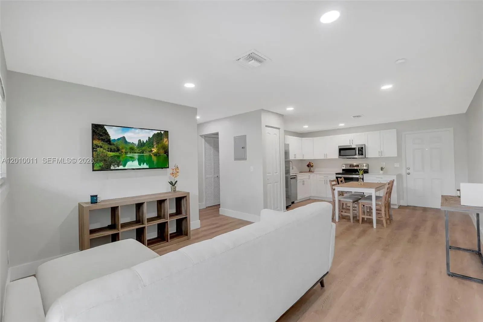 700 NW 18th St # 2, Fort Lauderdale FL 33311