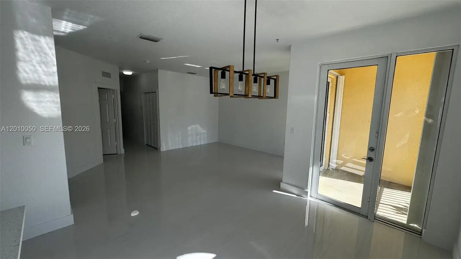 10012 NW 7th St # 112, Miami FL 33172 photo 2
