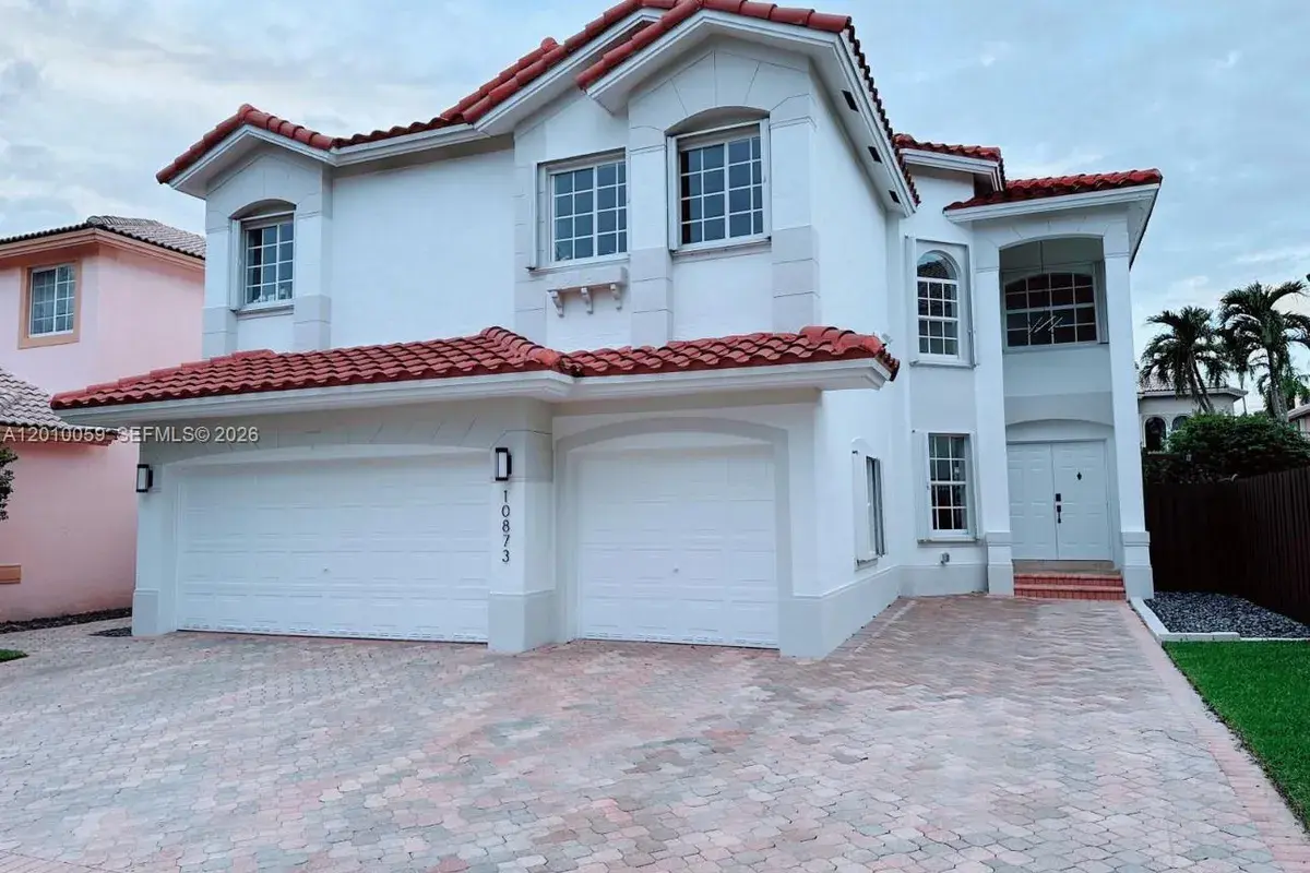 10873 NW 71st St, Doral FL 33178