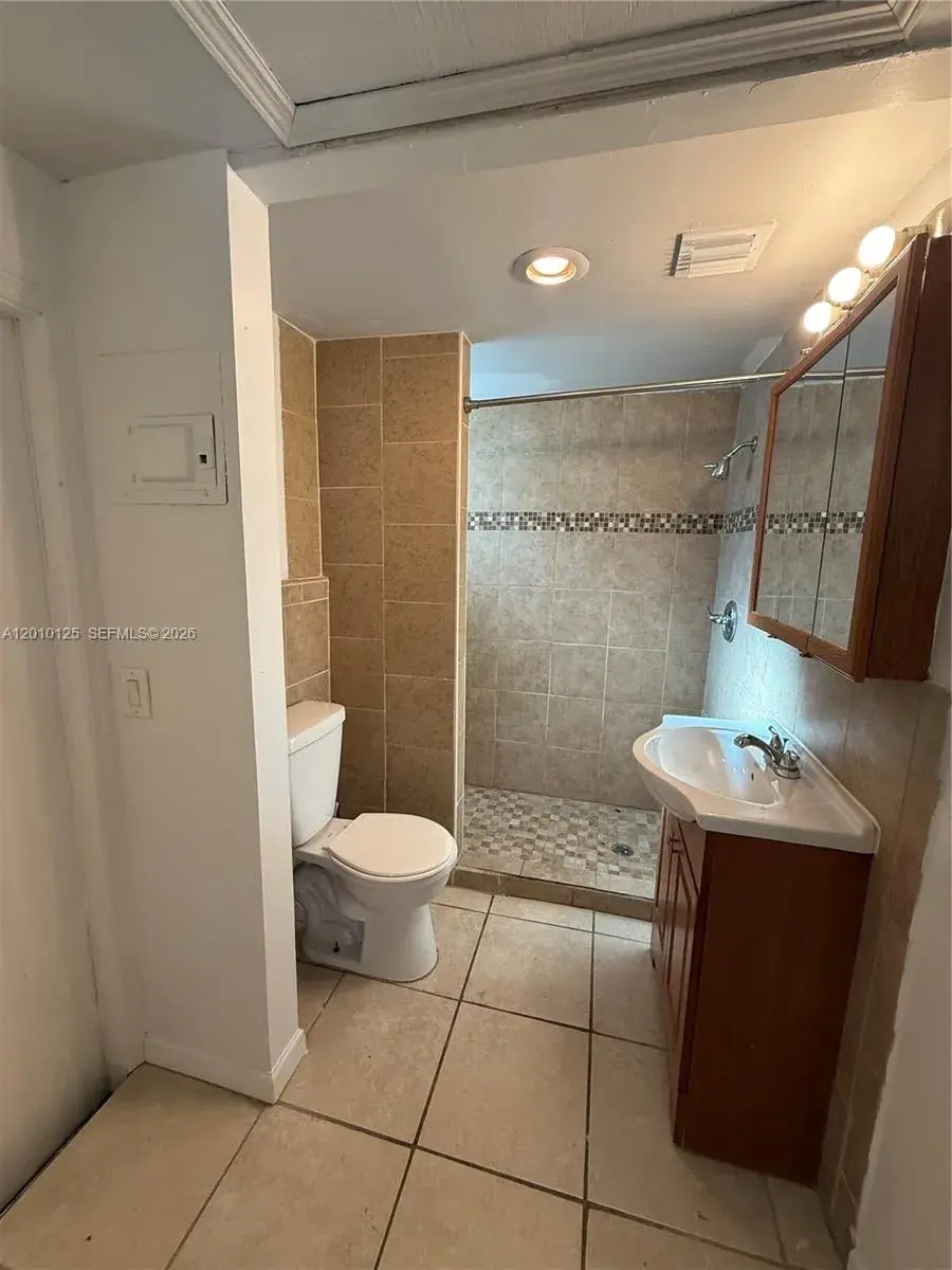 1619 Shenandoah St, Hollywood FL 33020