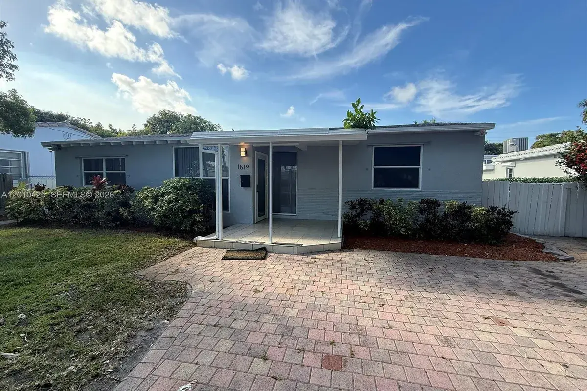 1619 Shenandoah St, Hollywood FL 33020