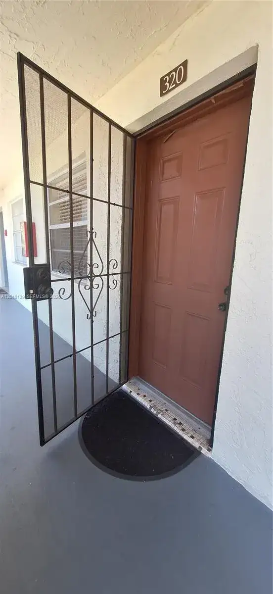 3000 NW 48th Ter # 320, Lauderdale Lakes FL 33313 photo 2