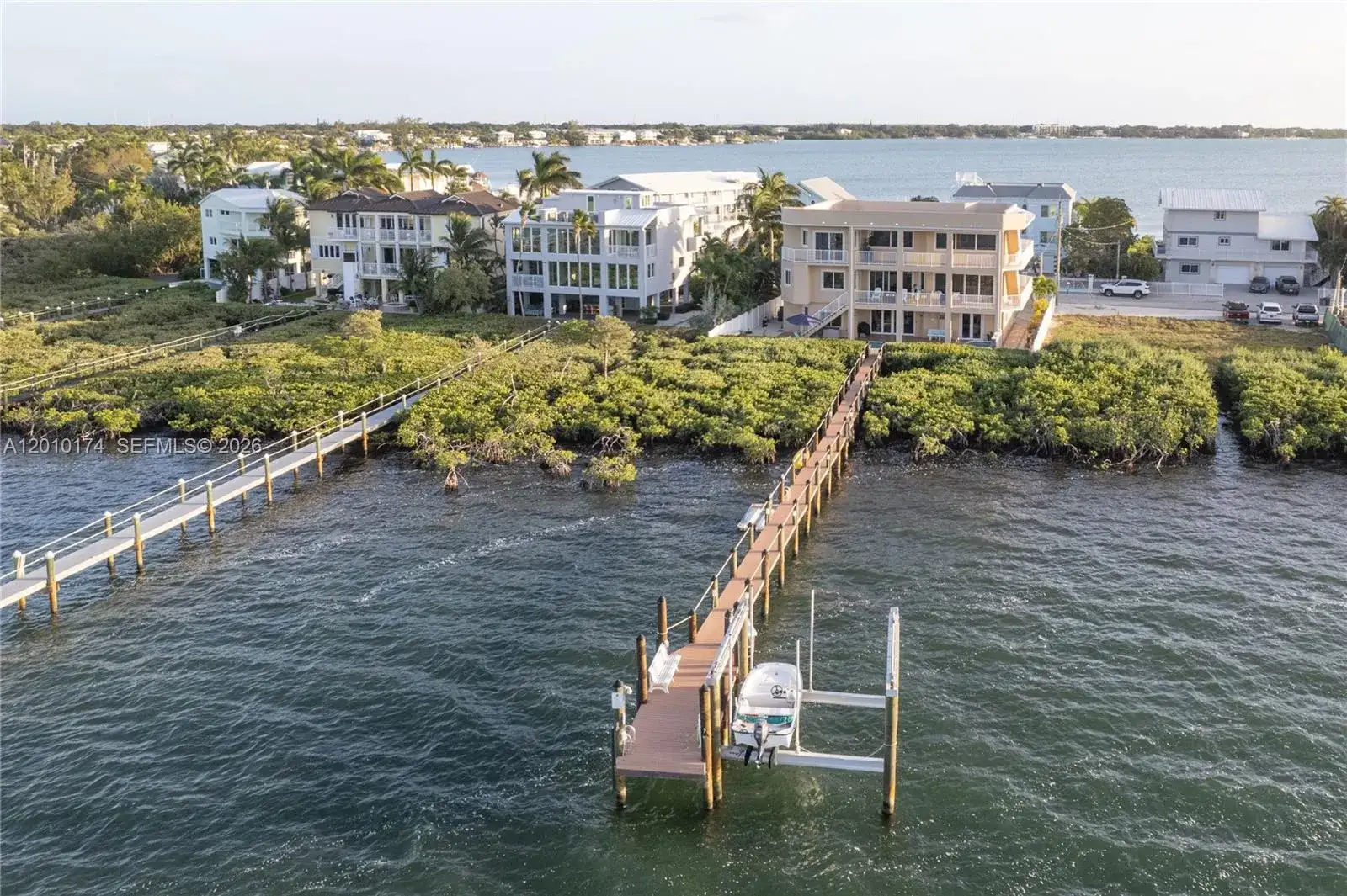 112 N Bounty Ln, Key Largo FL 33037 photo 3
