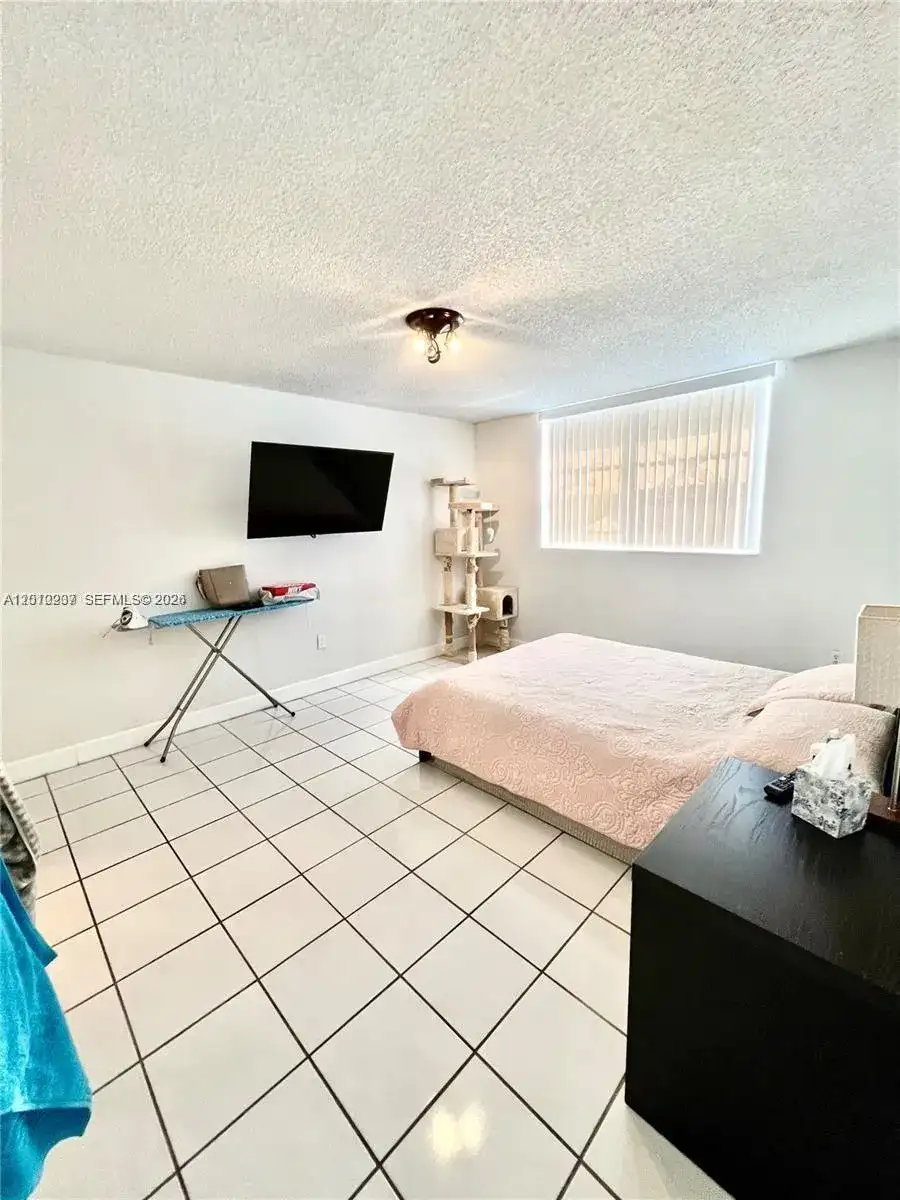 1990 Marseille Dr # 303, Miami Beach FL 33141 photo 3