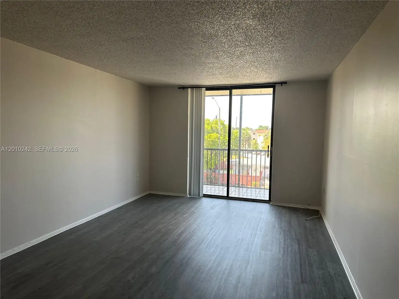 16851 NE 23rd Ave # A409, North Miami Beach FL 33160 photo 2
