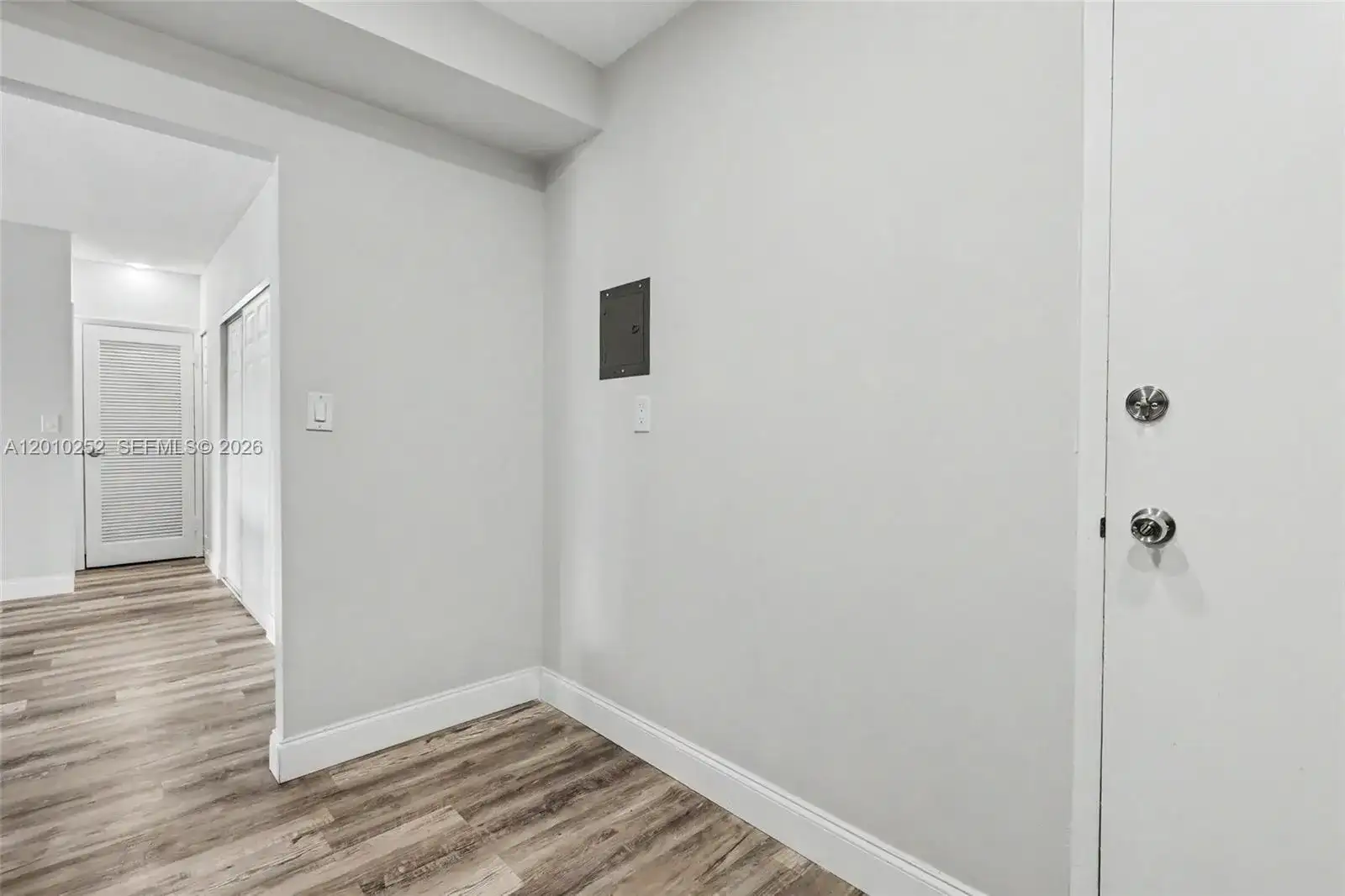 500 Bayview Dr # 727, Sunny Isles Beach FL 33160 photo 2