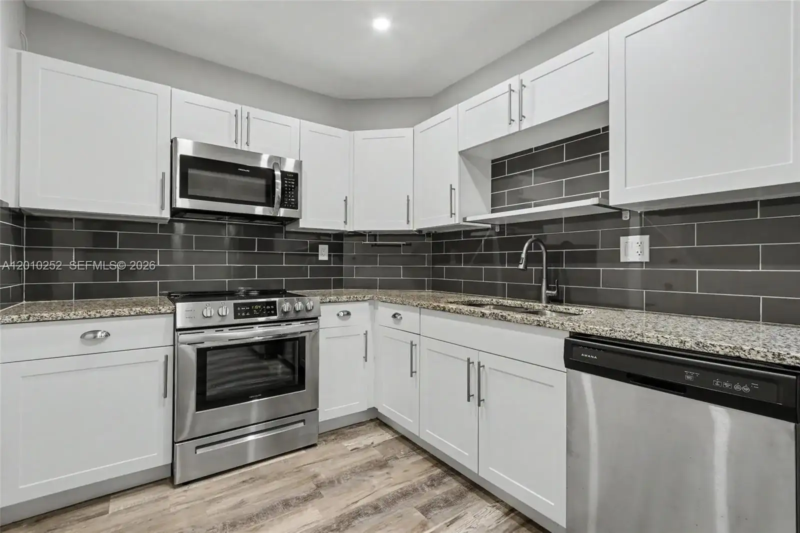 500 Bayview Dr # 727, Sunny Isles Beach FL 33160 photo 4