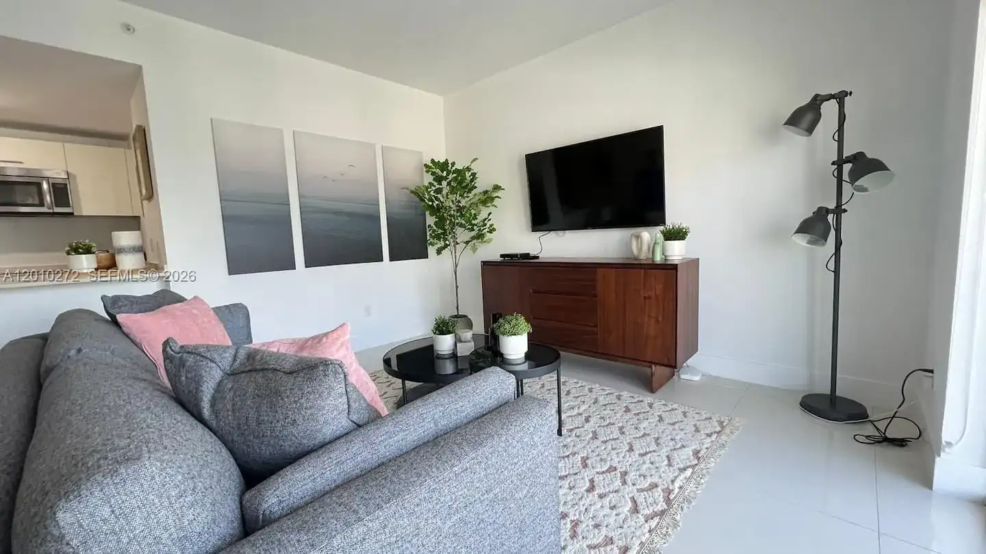 1300 Brickell Bay Dr # 3400, Miami FL 33131 photo 4