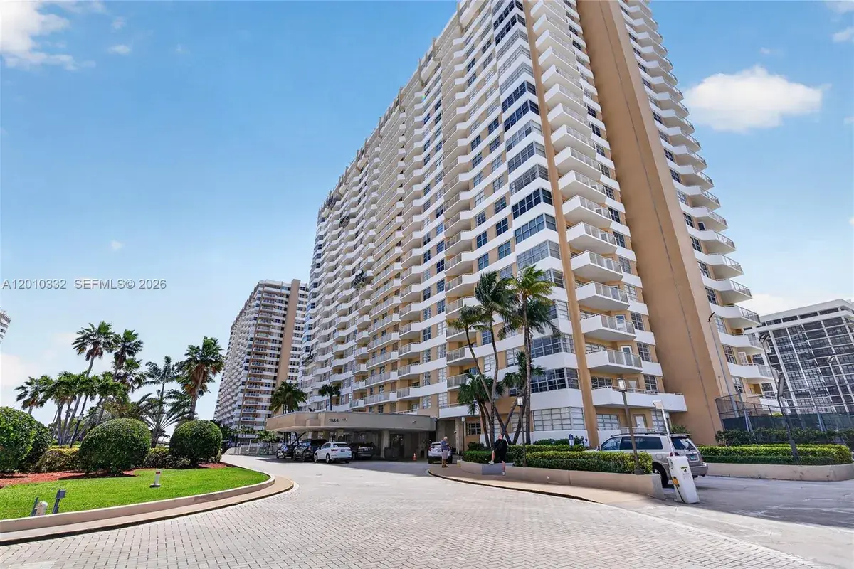 1985 S Ocean Dr # 22H, Hallandale Beach FL 33009