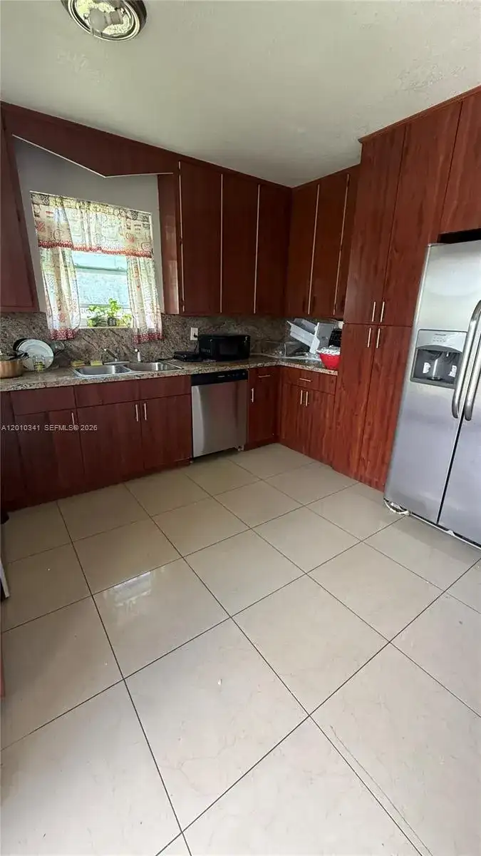 1334 NW 6th Ave, Florida City FL 33034 photo 4