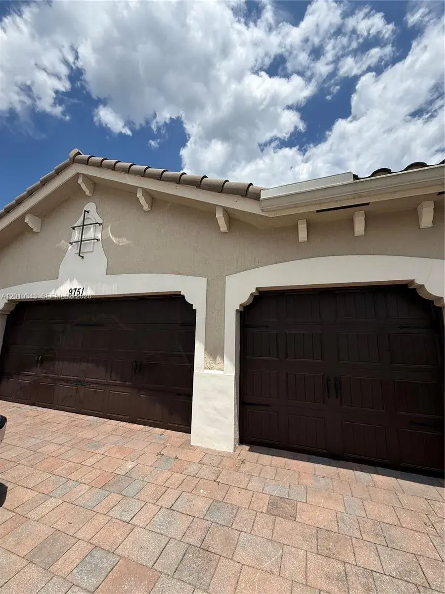 9751 Lakeview Ln, Parkland FL 33076