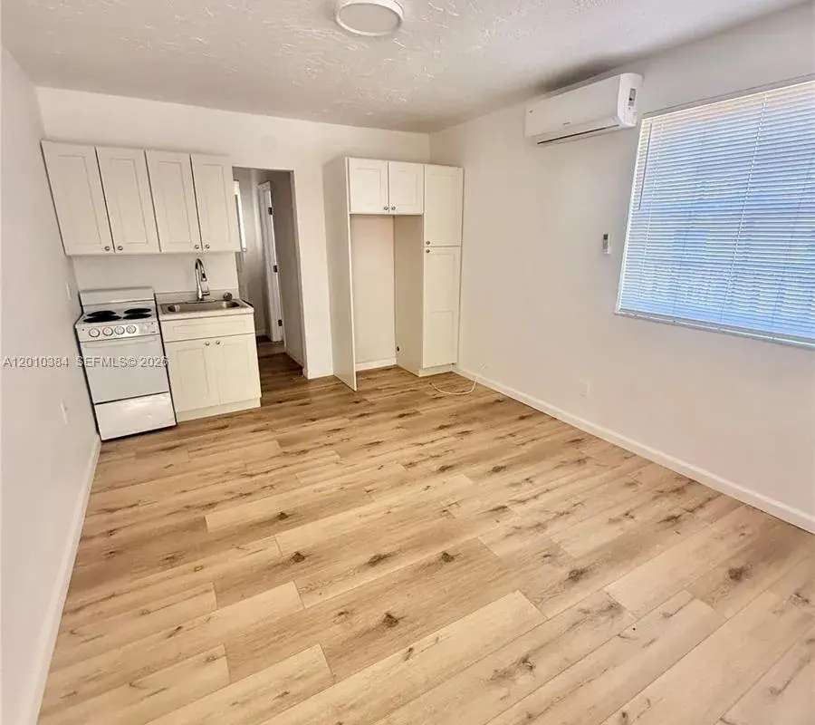 1903 Thomas St # 6, Hollywood FL 33020