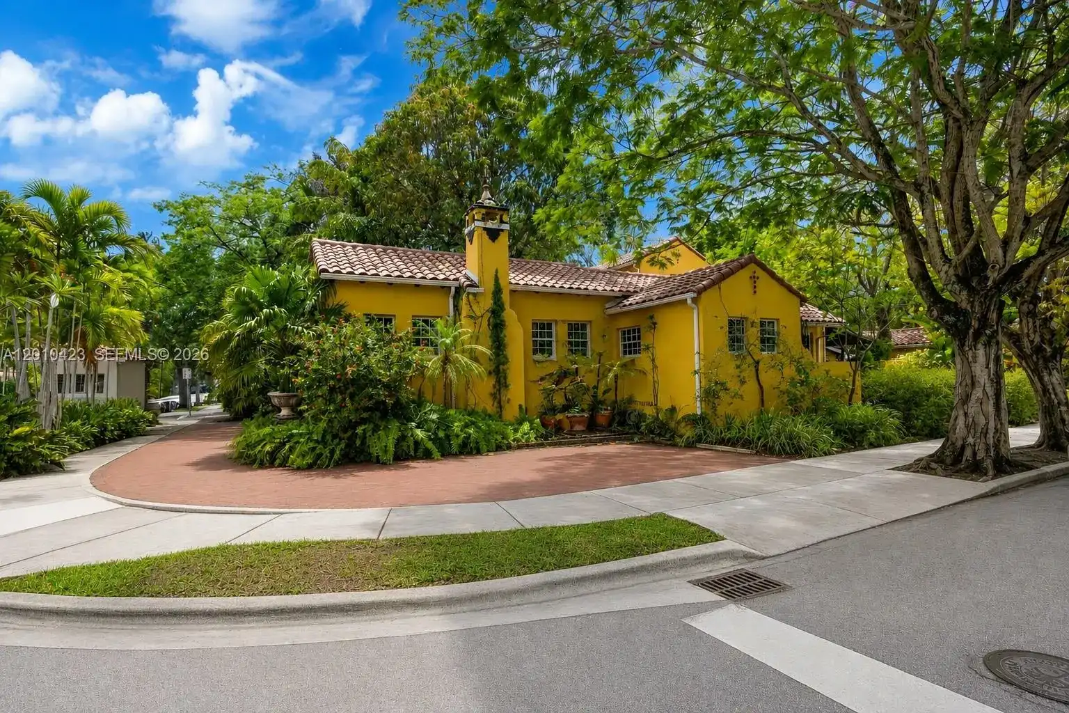 650 NE 76th St, Miami FL 33138