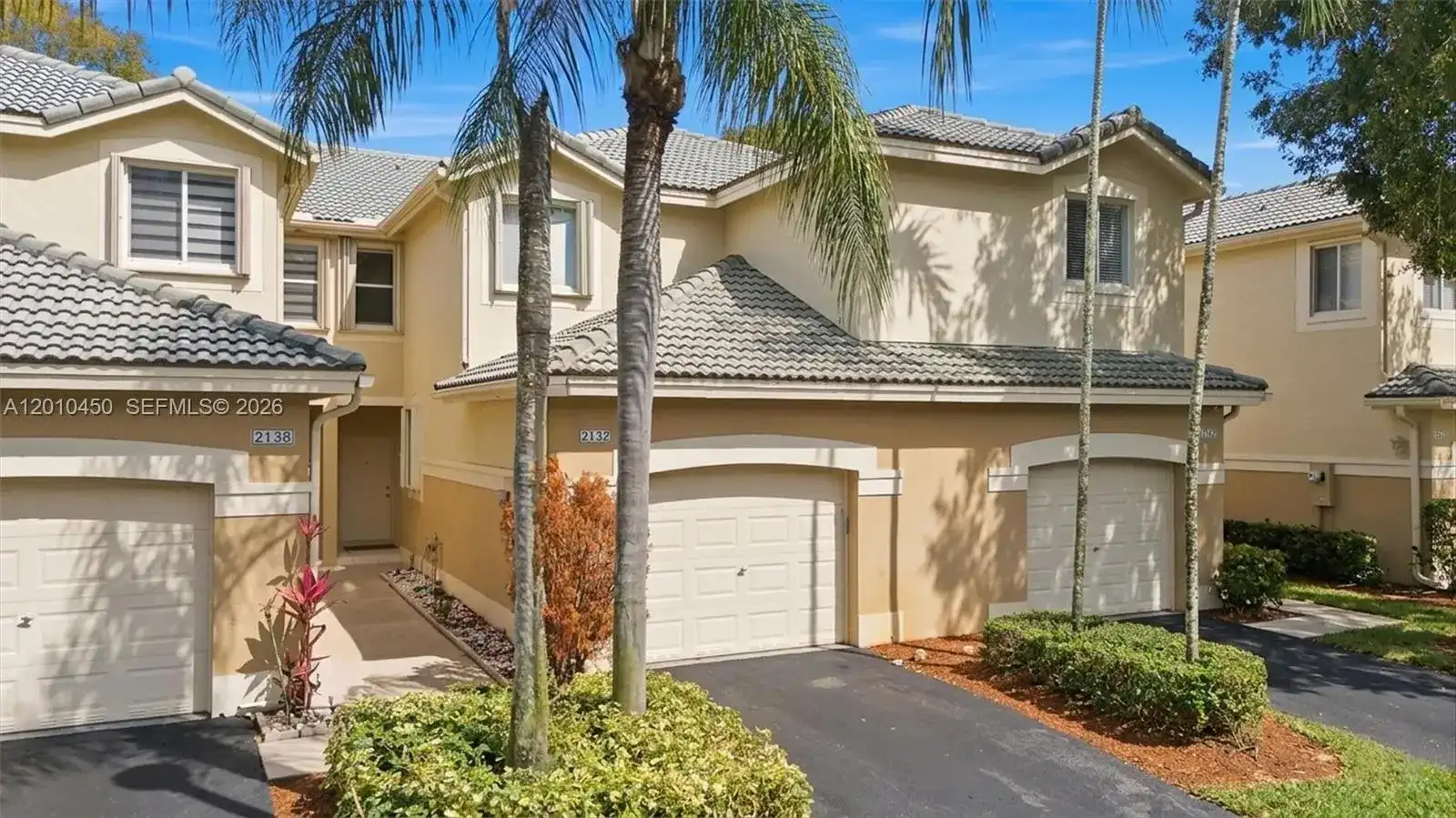 2132 Bahia Ln, Weston FL 33327