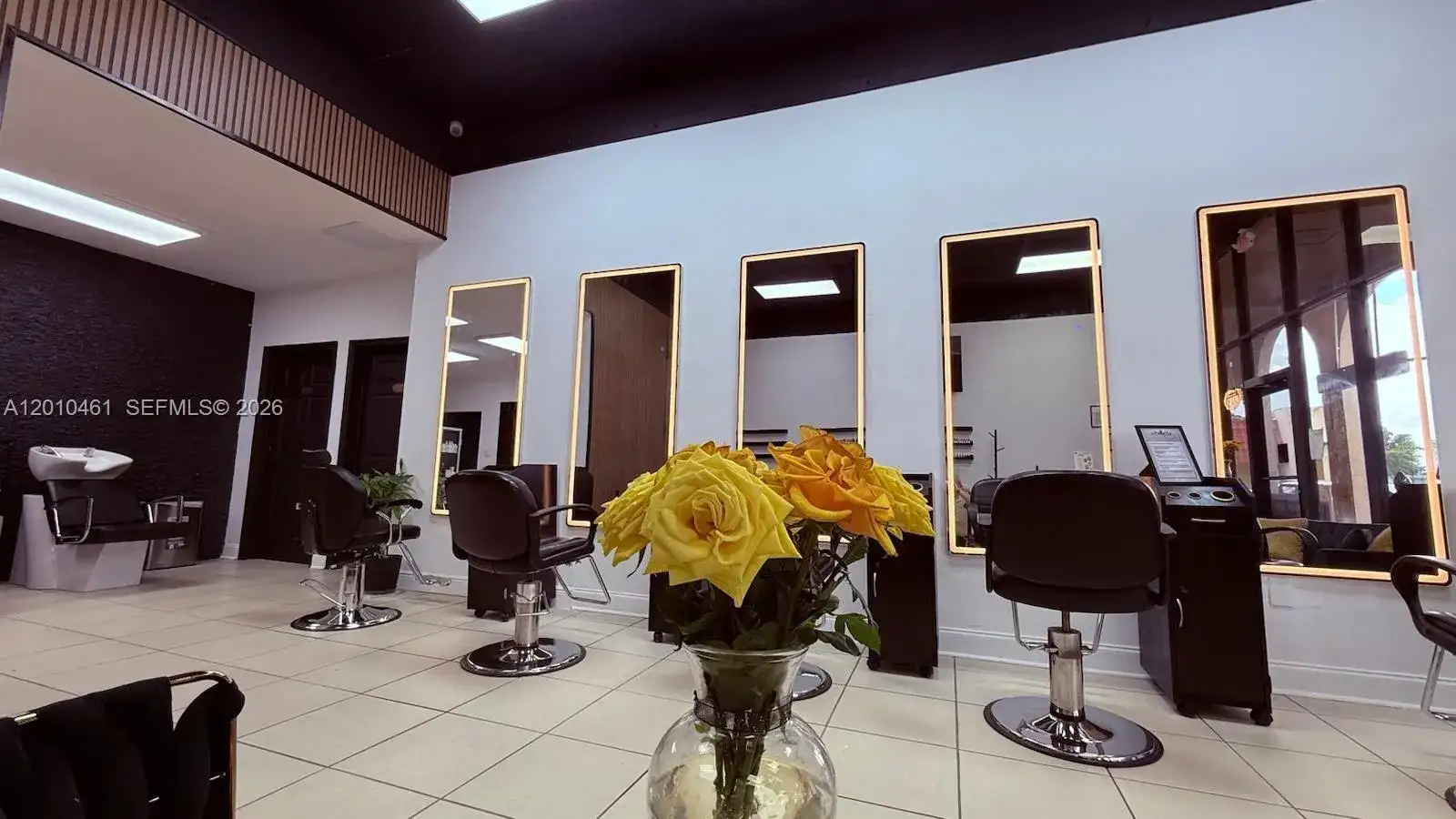 9610 Fontainebleau Blvd, Miami FL 33172 photo 2