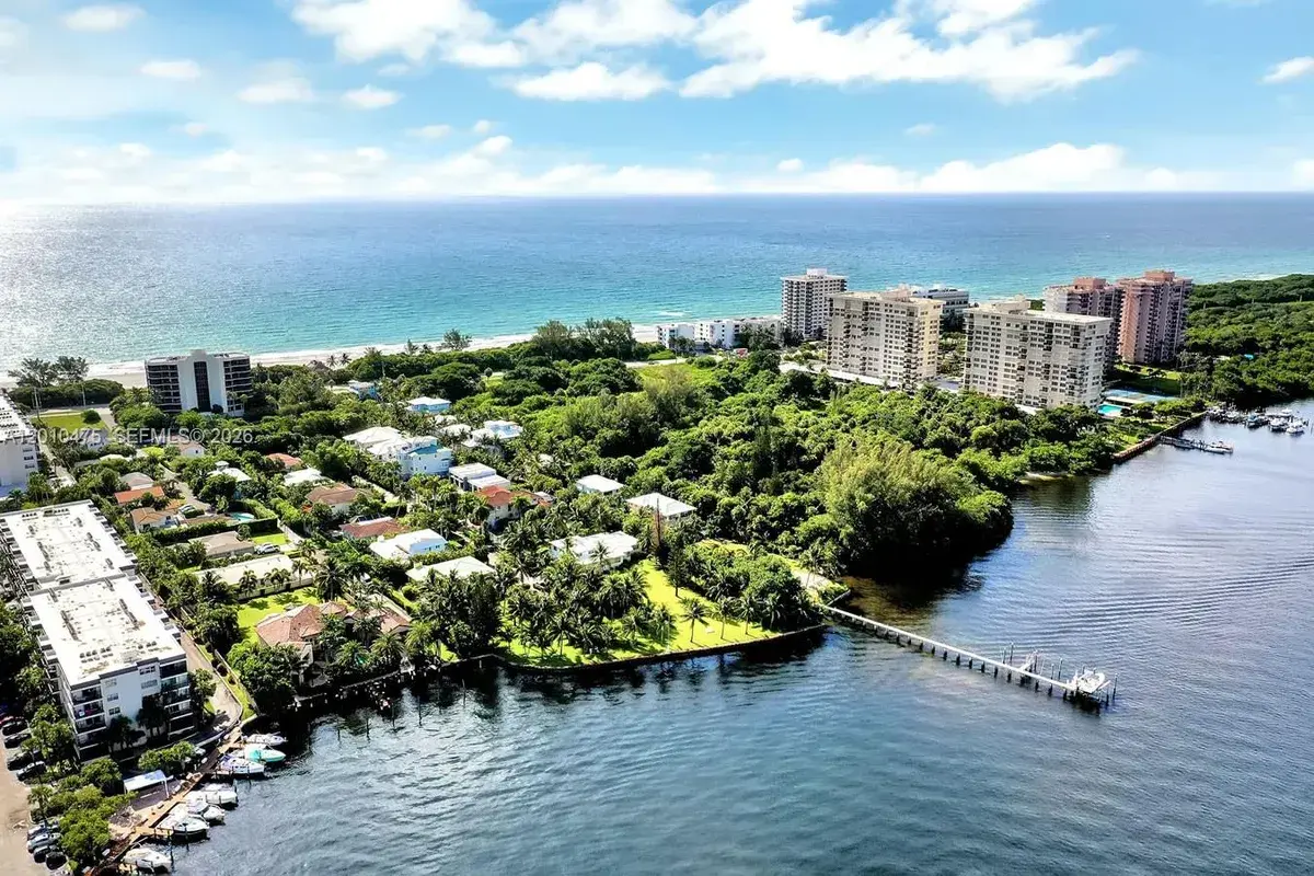 910 NE 24th St, Boca Raton FL 33431